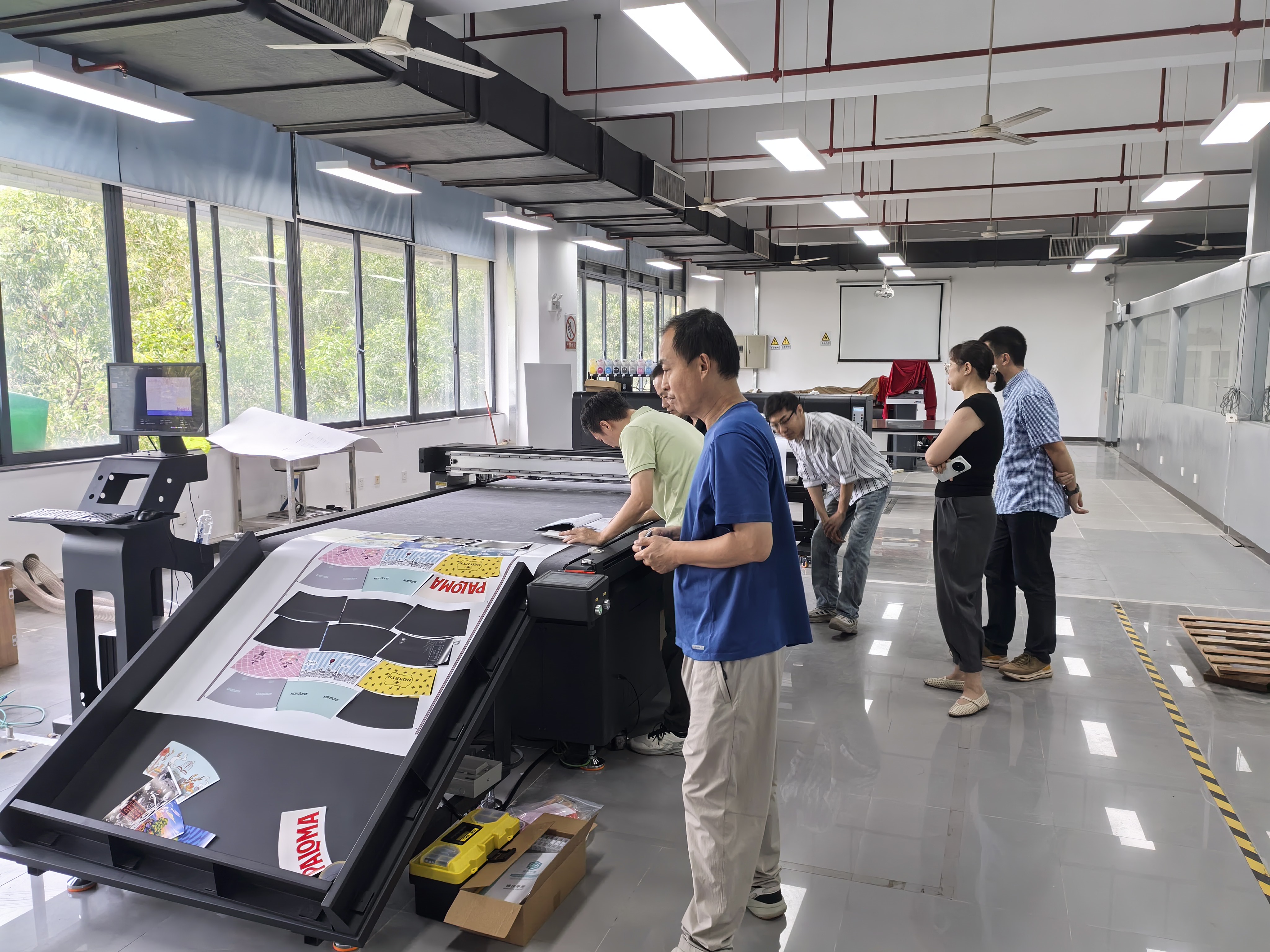 小批量包装定制数码喷印切割一体化方案
