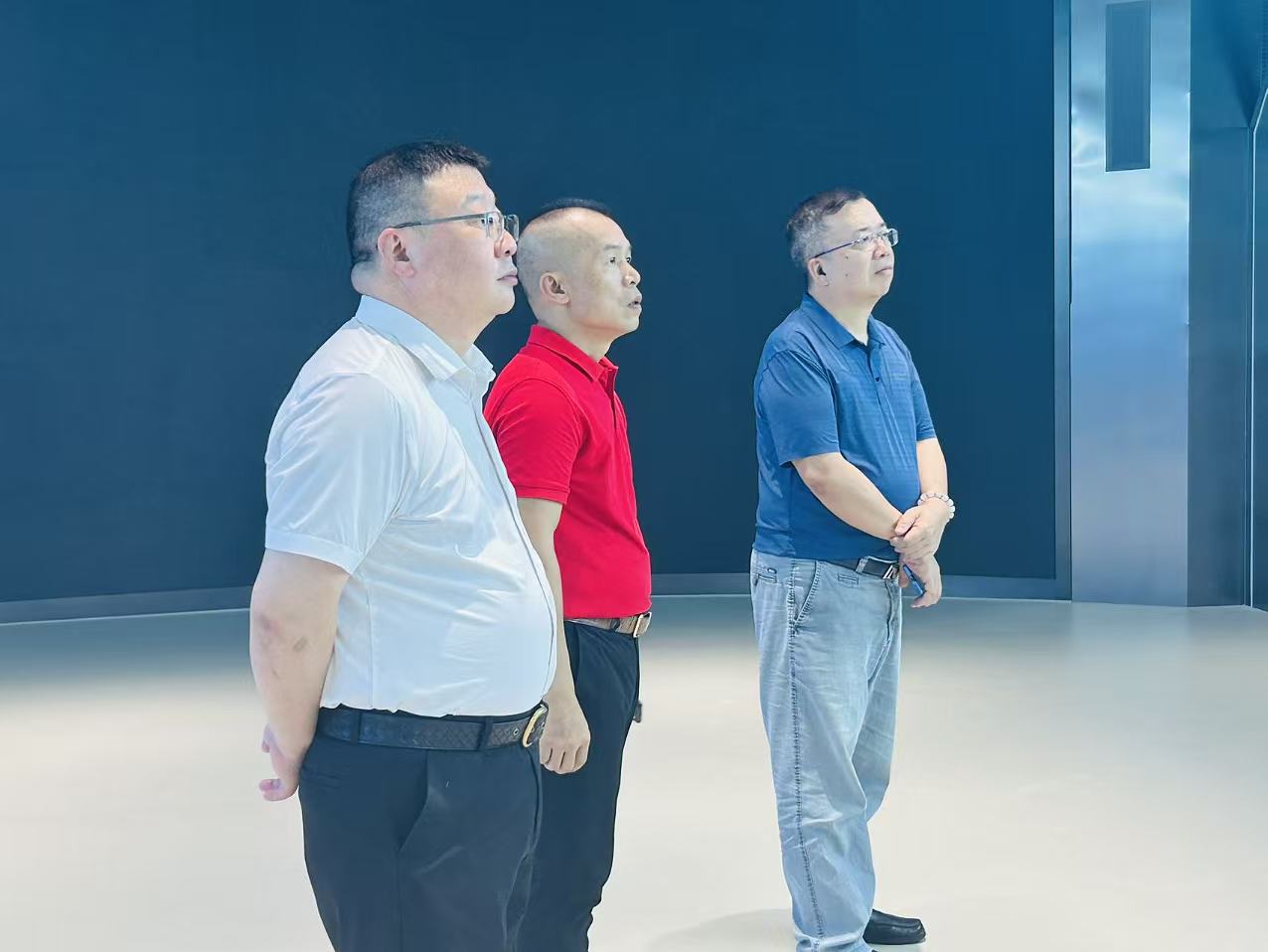 广东包协走访鸿铭 - 参观考察现场