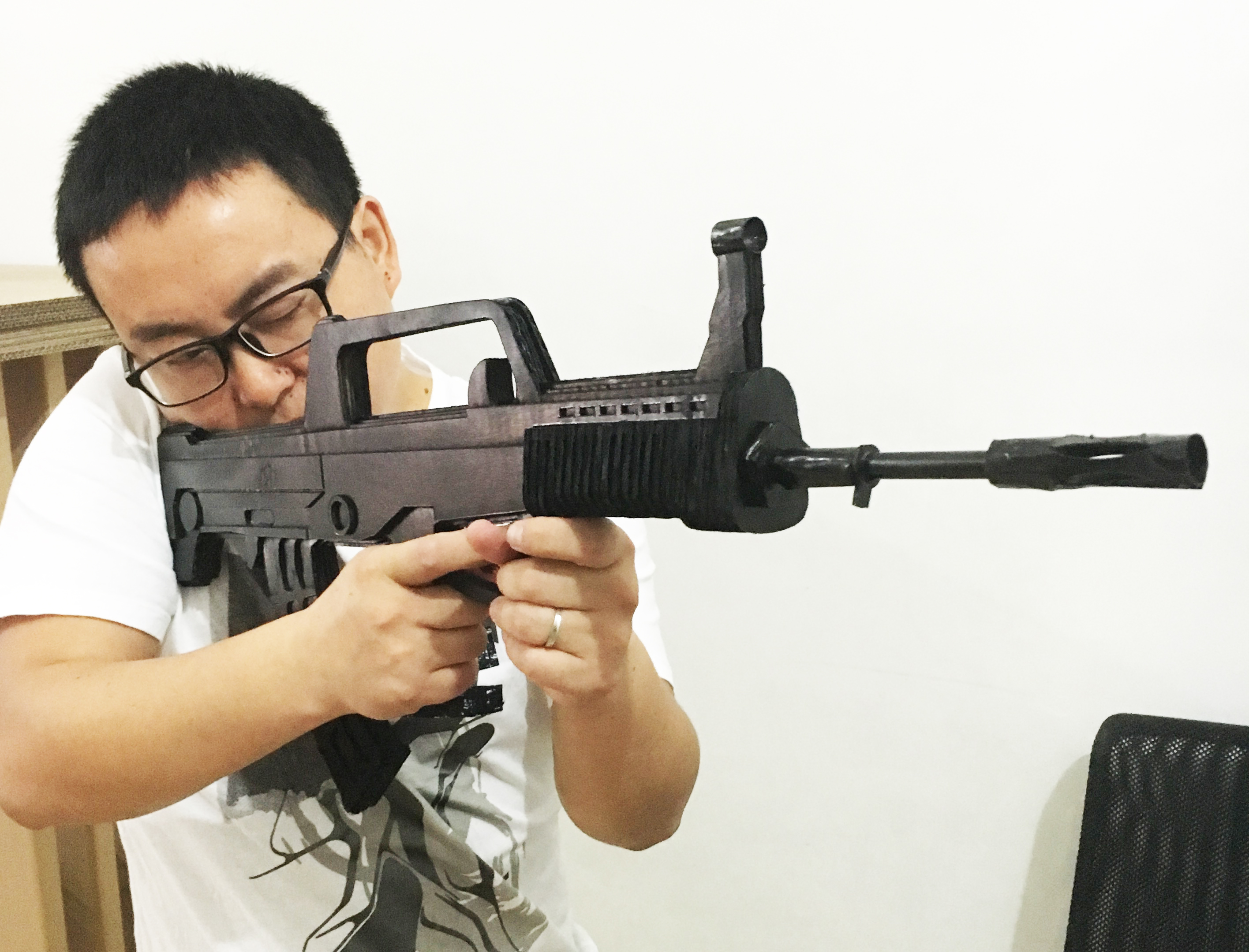 【DONG包装设计】BevisLi：包装设计创新多元化和可持续性是未来的趋势 - 数字切割机