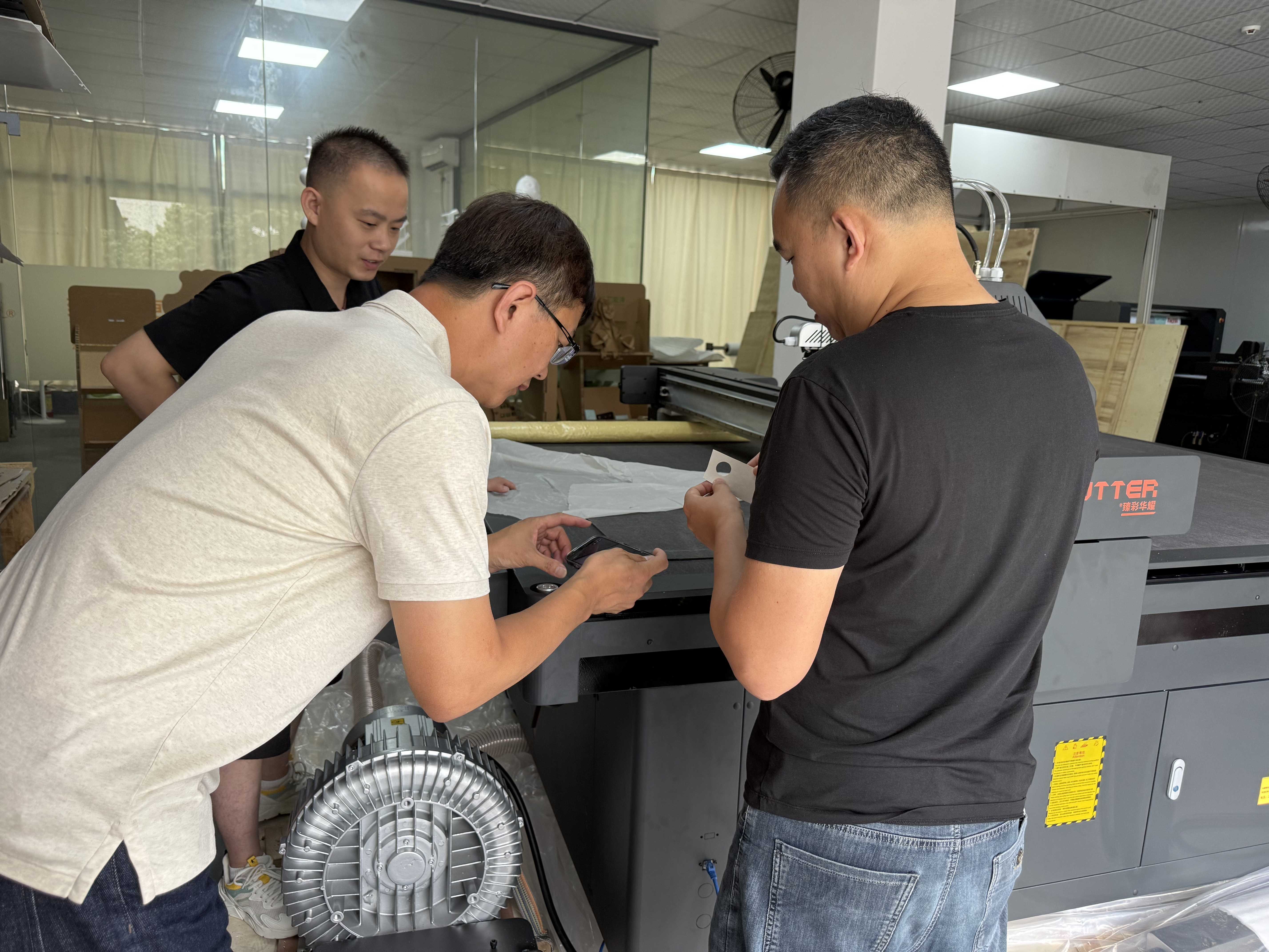 Finished aramid fiber cut samples — edge quality showcase - 数字切割机