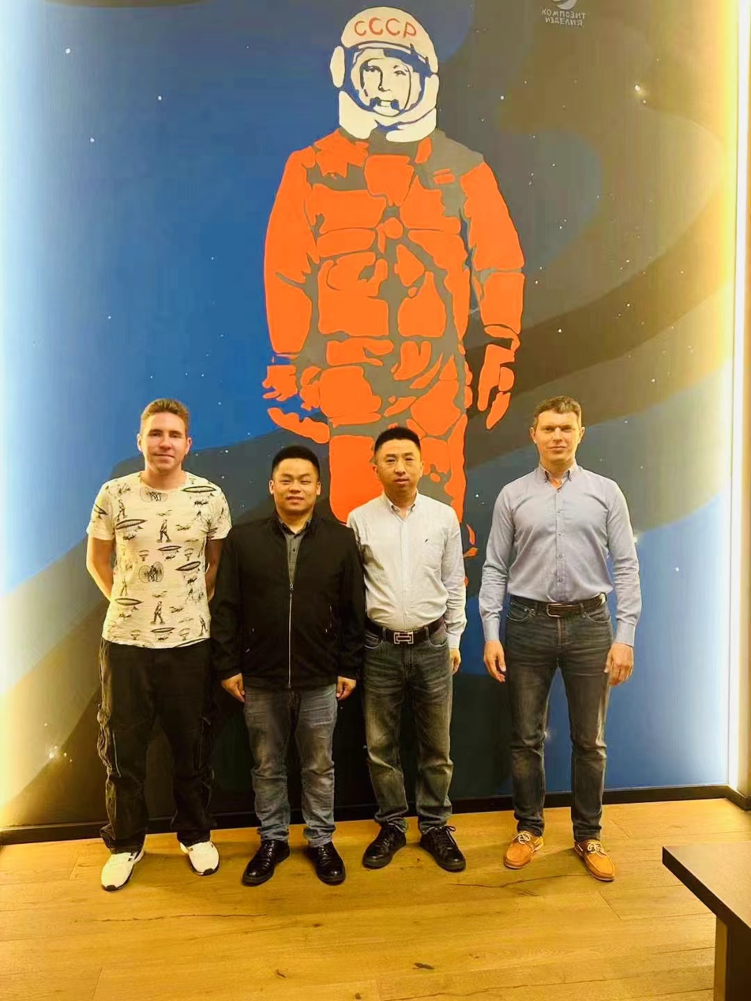 振动刀切割机畅销全球 - 交流研讨现场