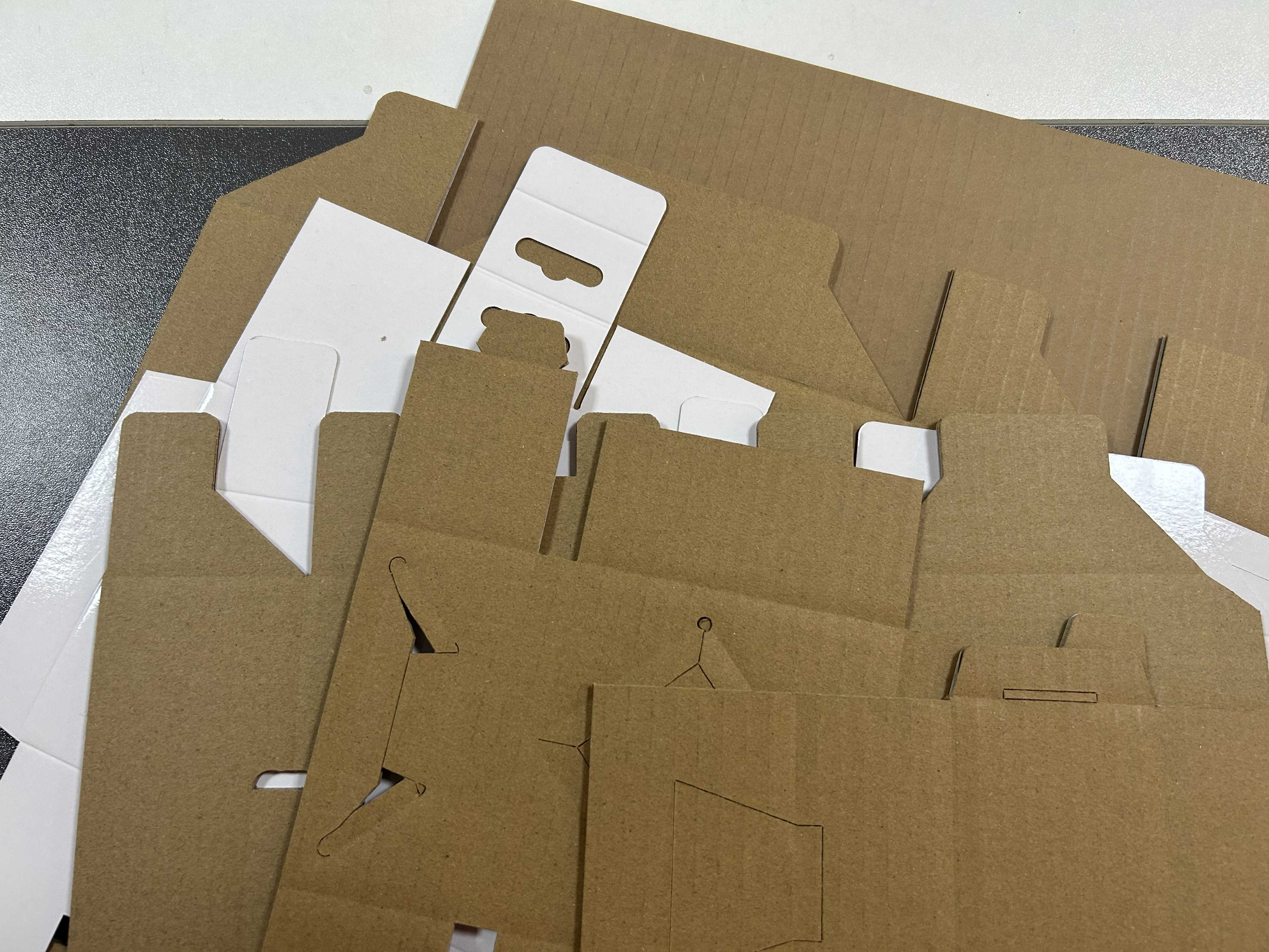 ZCCUTTER振动刀刀具技术白皮书 - 设备运行特写 - 数字切割机