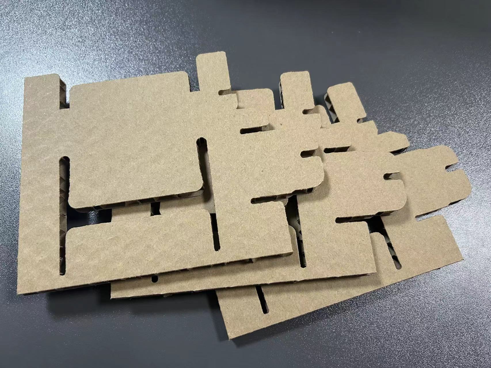 ZCCUTTER振动刀半刚性材料切割展示 - 数字切割机