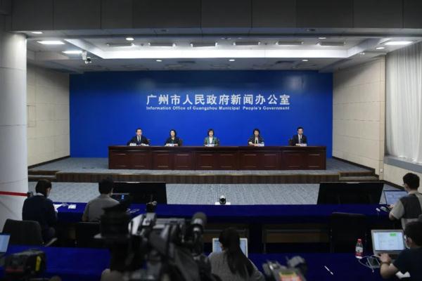 大爱无疆，善德永存——惠美庄设计生产蜂窝纸板床责无旁贷 - 数字切割机