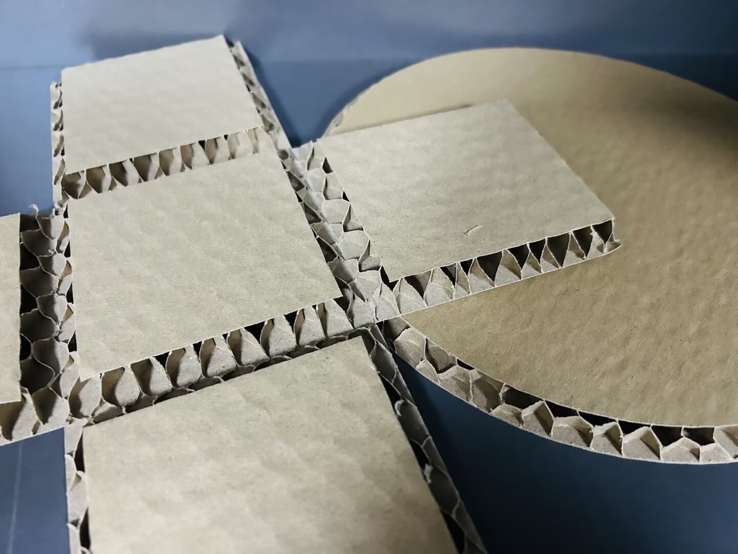 Honeycomb V-groove detail at 15mm depth showing clean fold lines