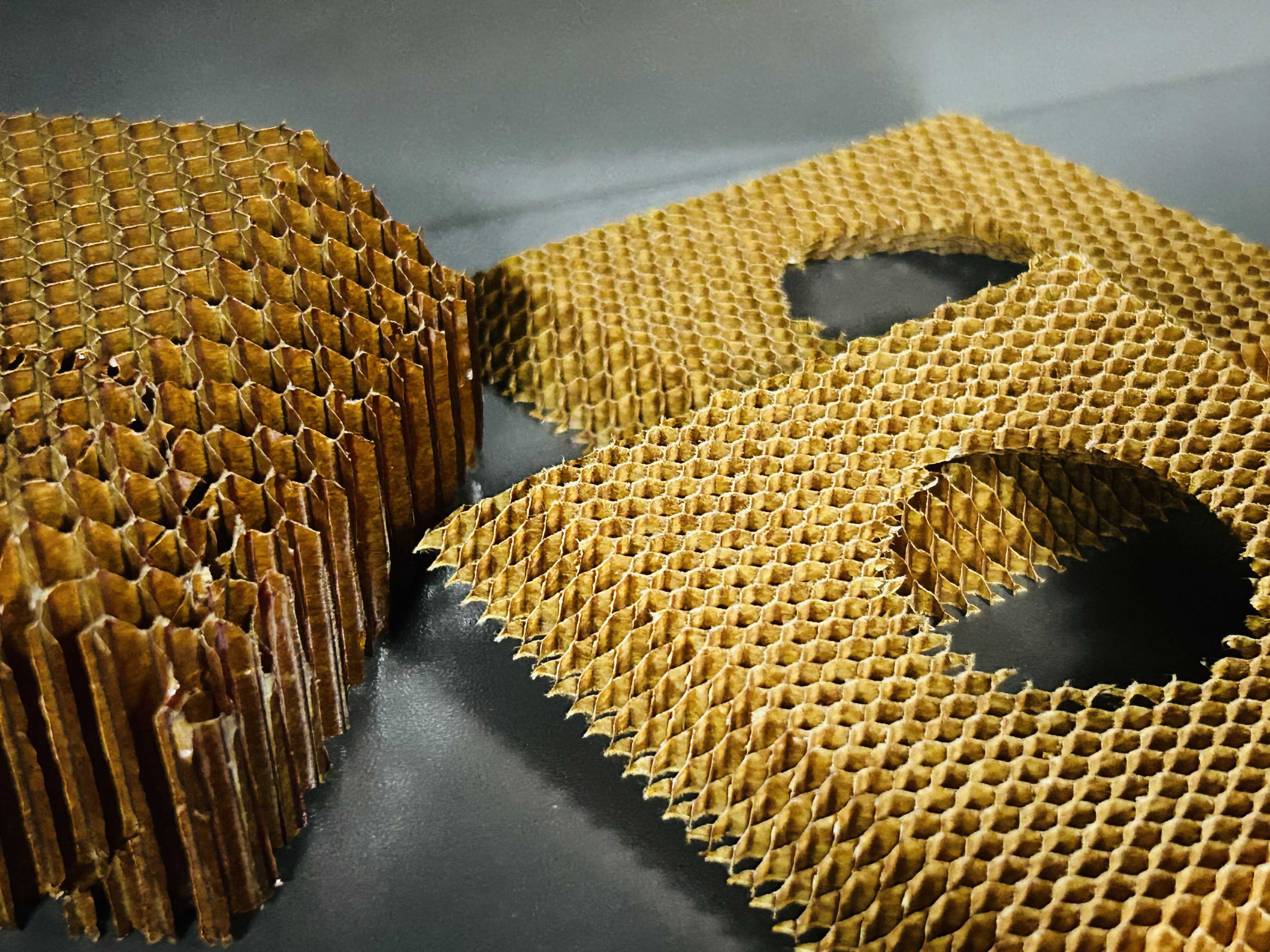 ZCCUTTER 1500+种疑难材料切割数据库：从包装到航空航天的全场景解法 - 数字切割机
